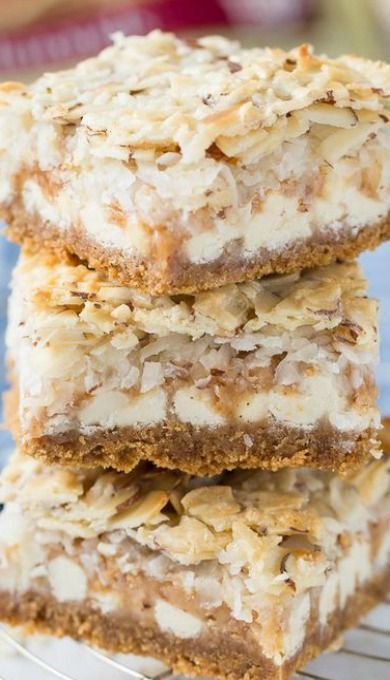 7th Heaven Bars Magic Bars, Sweet Bar, Dessert Bar Recipe, Cookie Brownie Bars, 7th Heaven, Protein Cookies, Cake Bars, Cookie Bar Recipes, Brownie Bar