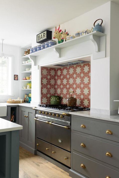 Don't you just love the backsplash with stars in this Victorian inspired kitchen by deVOL? The colour is great, adds interest to the scheme! #victorian #kitchen #renovation #extension Shaker Style Kitchen Cabinets, Farmhouse Kitchen Backsplash, Devol Kitchens, Victorian Kitchen, Diy Kitchen Renovation, Kitchen Cabinet Styles, Cottage Kitchens, Classic Kitchen, Shaker Kitchen