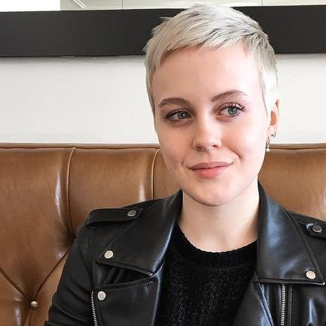 Sarah B. on Instagram: "Messy hair & just mascara.
All I can muster up most days!🤣🖤
#PIXIECHICK

Oh, and getting my picture taken
in trendy coffee shops.☕️☕️☕️" Sarah B, Messy Hair, Coffee Shops, Messy Hairstyles, My Pictures, Coffee Shop, I Can, Canning, Coffee