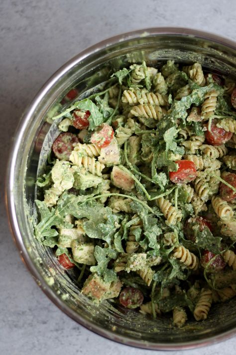 Yogurt Pasta Salad, Greek Yogurt Dressing Recipes, Chicken And Arugula, Arugula Chicken, Greek Yogurt Pasta, Salad Greek, Arugula Pasta, Salad With Grilled Chicken, Greek Yogurt Dressing