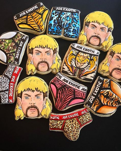 King Cookies, King Birthday, Tiger King, Sugar Cookie Designs, Fun Treats, Icing Cookies, Edible Art, Cookie Designs, Royal Icing Cookies