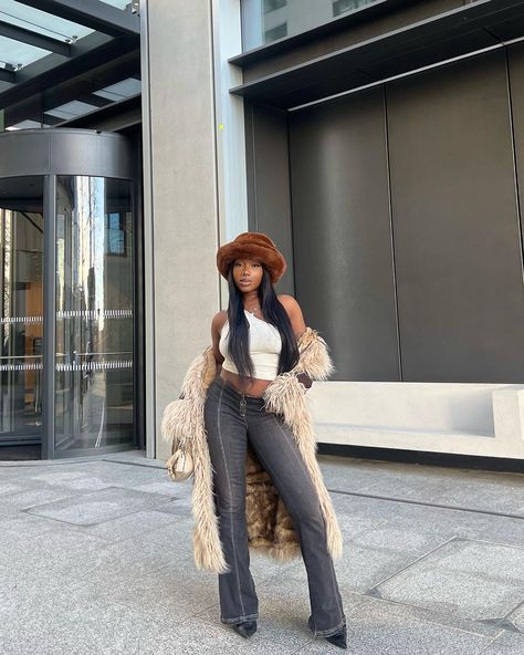 protect black women. on Twitter: "2023 🤎 https://t.co/osCfkkylzp" / Twitter Brown Fur Coat Outfit, Fur Hat Outfit, Protect Black Women, Fur Coat Outfit, Flare Jeans Outfit, Brown Fur, Streetwear Fashion Women, Fur Hat