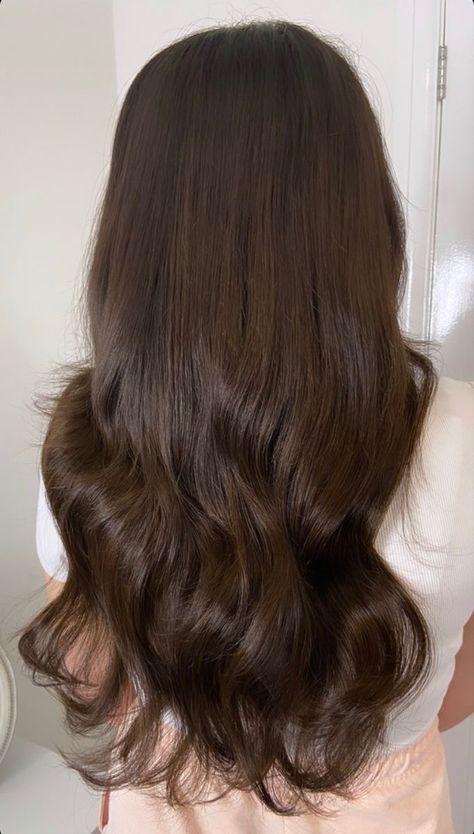 Chocolate Brunette Hair, Chocolate Brunette, Dark Chocolate Hair, Dark Chocolate Brown Hair, Golden Brown Hair Color, Golden Brown Hair, Dark Brunette Hair, Hair Color Chocolate, Chocolate Brown Hair Color