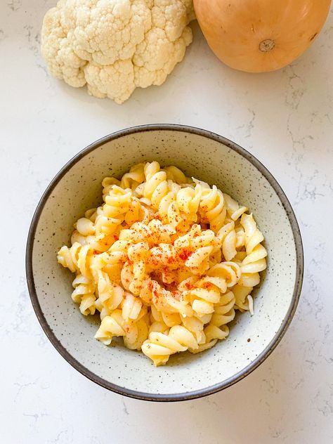 Hidden Veggie Mac And Cheese, Veggie Mac And Cheese, Cheese House, White Mac And Cheese, Picky Toddler, Protein Pasta, Raw Garlic, Hidden Veggies, Parmesan Pasta