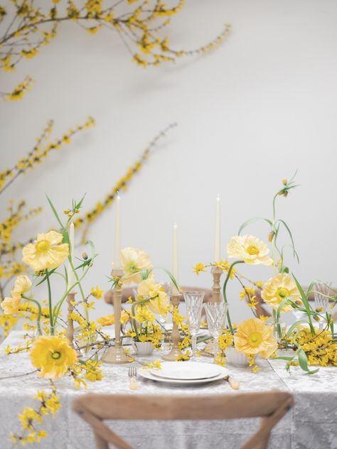 forsythia wedding flowers Forsythia Wedding, Ikebana Wedding, Wedding Bridal Table, Blue Yellow Weddings, Yellow Wedding Decorations, Flower Styling, Early Spring Wedding, Mimosa Flower, Yellow Wedding Flowers