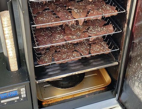 Smoker Jerky Recipes, Bradley Smoker Recipes, Smoked Jerky, Meat Sticks, Venison Jerky, Bradley Smoker, Pork Jerky, Venison Roast, Making Jerky