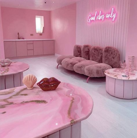 Beauty Shop Decor, Makeup Studio Decor, Beauty Room Salon, Esthetician Room Decor, Esthetics Room, Spa Room Decor, Salon Suites Decor, Nail Salon Decor, Nail Salon Design