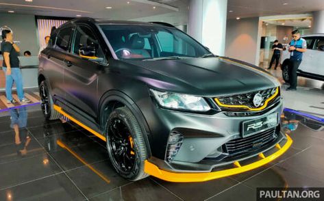 Proton at the moment formally introduced pricing for the X50 R3 twentieth Anniversary Version, which was previewed again in Could this yr. Restricted to simply 200 models, the celebratory mannequin is predicated on the range-topping 1.5 TGDi Flagship and retails at RM125,300 on-the-road with out insurance coverage. The RM12,000 premium over a daily 1.5 TGDi […] The post <a href="https://tasnimpub.com/proton-x50-r3-launched-in-malaysia-rm125300-aerokit-lighter-wheels-satin-blac... Proton X50, Dual Clutch Transmission, Range Top, Center Of Excellence, Insurance Coverage, Black Wrap, Pretty Cars, Yellow Accents, Vinyl Wrap