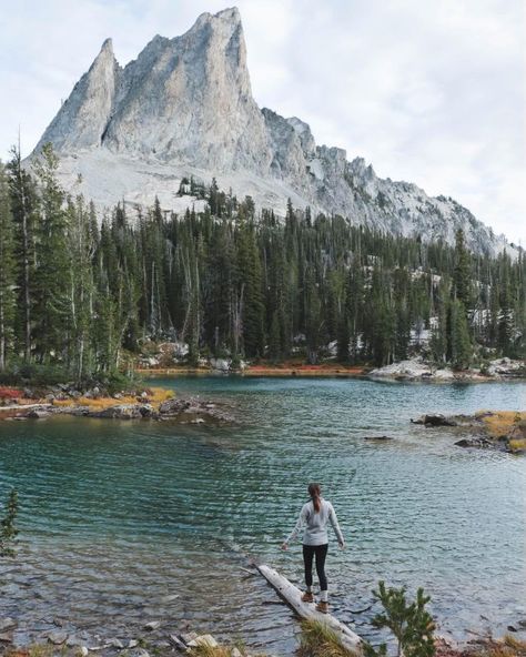 5 Epic Adventures in Idaho's Sawtooth Mountains Visit Idaho, Sawtooth Mountains, Portuguese Desserts, To Alice, Red Rock Canyon, Backcountry Camping, Twin Lakes, Happy Earth Day, Alpine Lake