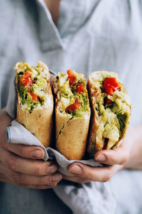 Panini Photography, Roasted Red Pepper Panini, Almond Ideas, Panini Recipes, Walnut Pesto, Vegan Fast Food, Vegetarian Sandwich, Slim Fast, Roasted Red Pepper