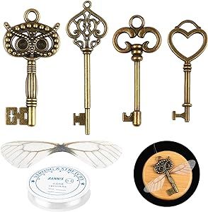 Harry Potter Flying Keys, Party Halloween Decorations, Flying Keys, Key Diy, Harry Potter Christmas Tree, Birthday Party Halloween, Diy Wings, Anniversaire Diy, Harry Potter Theme Party