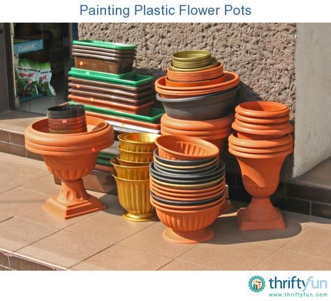 This is a guide about painting plastic flower pots. You can brighten up your potted plants and give new life to faded plastic pots by painting them. Painting Plastic Flower Pots, Painting Flower Pots, Full Sun Container Plants, Container Roses, Front Porch Plants, Porch Plants, Plastic Plant Pots, Clay Flower Pots, Flower Pot Crafts