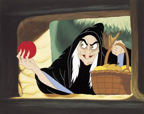 Evil queen, Grimhilde, disguised like old woman in Snow white and seven dwarfs Snow White Witch, German Fairy Tales, Evil Stepmother, Official Disney Princesses, Evil Disney, Film Disney, Art Disney, Seven Dwarfs, Wicked Witch