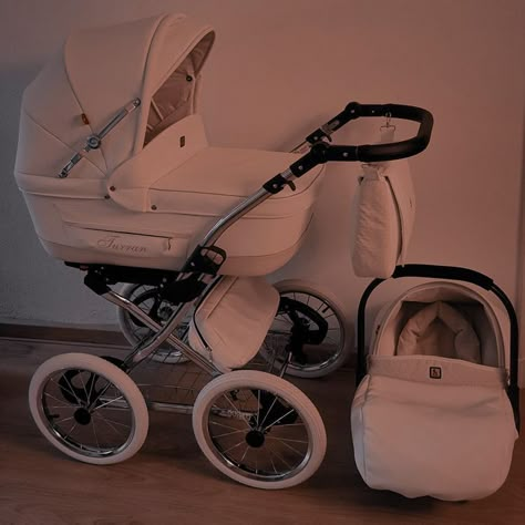 Baby Stroller Aesthetic, Aesthetic Stroller, Baby Strollers Luxury, Stroller Aesthetic, Luxury Baby Stroller, Luxury Baby Nursery, Stroller Travel System, Stroller Car Seat, Peg Perego