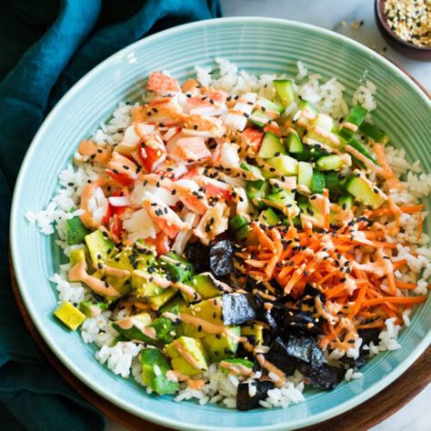 California Roll Sushi Bowls - Cooking Classy Sushi Roll Bowl, Light Lunch Recipes, California Roll Sushi, Sushi Bowl Recipe, Salad Add Ins, Sushi Bowls, California Rolls, Salmon Rice Bowl, Roll Sushi