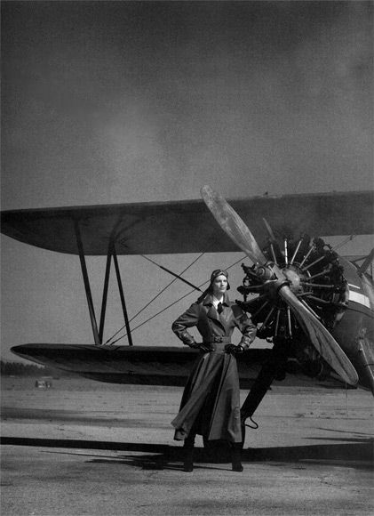 Le Monde d'Hermès catalogue Fall/Winter 2009, photographed by Peter Lindbergh Woman Pose, On The Wings Of Love, Female Pilot, Peter Lindbergh, Vintage Aviation, Vintage Airplanes, Ear Hair, Nose Art, Vintage Aircraft