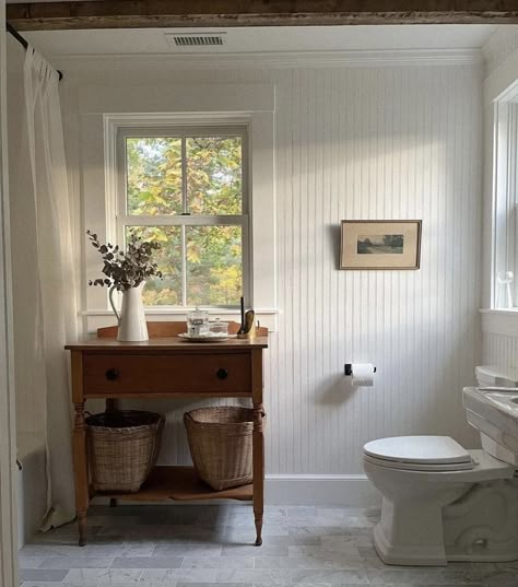 Old Colonial Homes, Colonial Bathroom, Barn Bathroom, Oak Bathroom, Colonial Home, Cottage Bathroom, Bathroom Redesign, House Paint, Half Bath