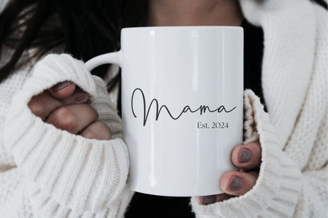 Mama Mug, Hey Mama, Cadeau Baby Shower, New Mom Gift, Fun Sweatshirts, Pregnancy Gifts, Mom Mug, New Mom, Gifts For New Moms