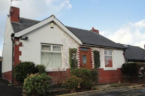 How to turn a dated bungalow into a cosy and modern home Upstairs Bungalow Ideas, Cool Bungalow Ideas, 1930 Bungalow Exterior, 1930 Bungalow Renovation, Cottage Style Bungalow, Hip Roof Bungalow, Open Plan Bungalow Layout Uk, 60s Bungalow Makeover, 1940 Bungalow Remodel