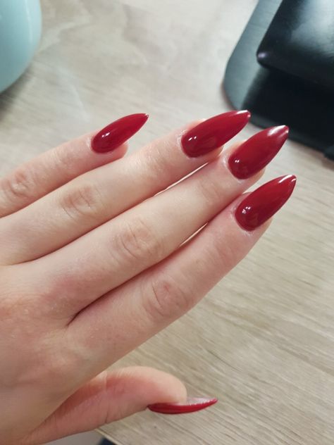 Red Sharp Almond Nails, Elegant Almond Nails Classy, Sharp Almond Nails, Almond Nails Classy, Elegant Almond Nails, Red Gel Nails, Nails Classy, Elegant Nails, Stiletto Nails