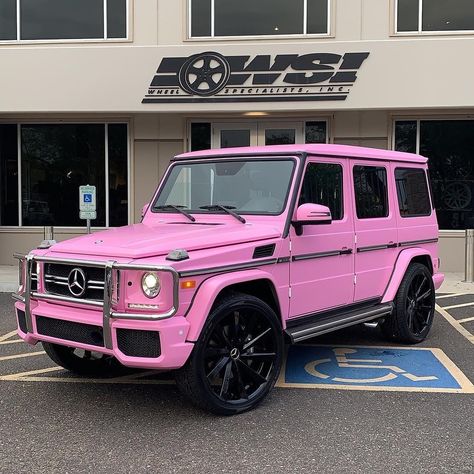 G WAGON Mercedes Jeep, Girly Car Accessories, Dream Cars Mercedes, Mercedes G Wagon, Top Luxury Cars, Girly Car, Dream Cars Jeep, Car Goals, G Class