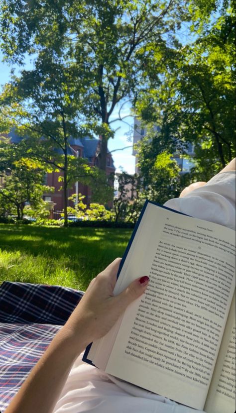 reading outside on a sunny day 🤗🤗 Read Outside, Spending Time Outside Aesthetic, Reading Aesthetic Outside, Day Off Aesthetic, Sunny Morning, Outside Aesthetic Day, Reading In The Sun, Reading Aesthetic Summer, Reading Outdoors Aesthetic