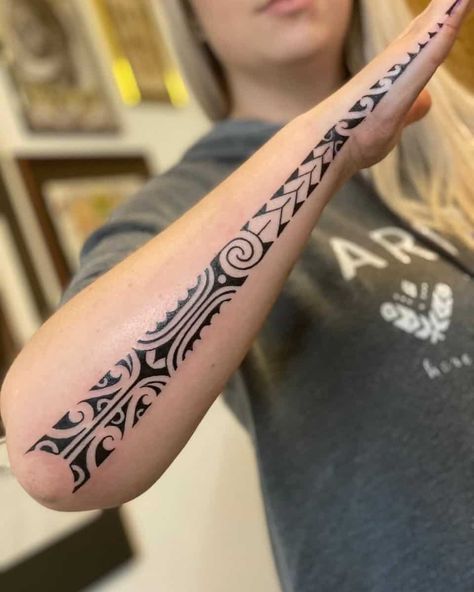 Maori Tattoo Frau, Polynesian Tattoo Meanings, Tato Maori, Polynesian Tattoos Women, Tattoo Samples, Polynesian Tattoo Designs, Maori Tattoo Designs, Tattoos For Black Skin, Forearm Tattoo Women