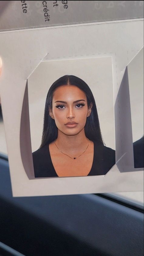 Passport Size Photo Women, Pretty Id Picture, Aesthetic Id Picture, Passport Picture Outfit, License Photo Makeup, Passport Picture Aesthetic, Passport Photo Aesthetic, Id Photo Aesthetic, Driver License Picture