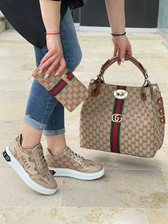 Toms Sneakers, Luxe Handbags, Sneakers High Top, Sneakers New Balance, Sneakers Jordan, Gucci Boots, Matching Shoes, Bottega Veneta Bags, Sneakers Puma