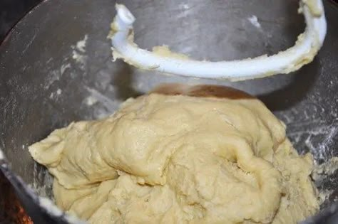 Old Fashion Amish Cinnamon Rolls Potato Cinnamon Rolls Recipe, Amish Cinnamon Rolls, Potato Cinnamon Rolls, Apple Pie Cookie, Amish Bakery, Roll Dough Recipe, Best Cinnamon Roll Recipe, Brown Sugar Icing, Fluffiest Cinnamon Rolls