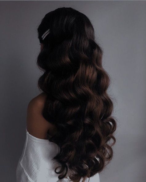 Brown Hair Curls Wedding, Wedding Hairstyles Long Hair Down, Curled Formal Hair, Quinceañera Hair, Hair Claim, Grad Hairstyles, Holy Matrimony, Banquet Dress, Quinceanera Hairstyles