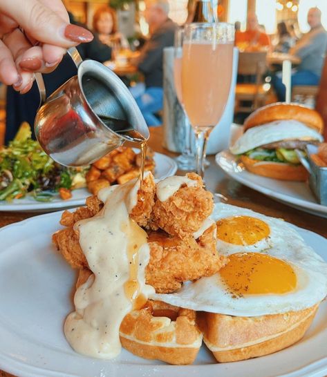 Brunch In Dallas Texas, Brunch In Dallas, Dallas Brunch Spots, Best Brunch Restaurants, Brunch Restaurant Food, Brunch Food Truck, Brunch Restaurant Design, Breakfast Restaurant, Brunch Restaurant