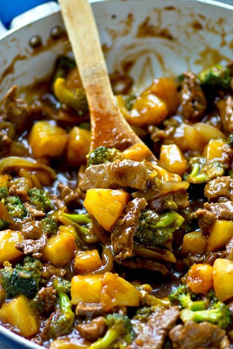 Beef Pineapple, Sweet And Sour Beef, Beef Broccoli Stir Fry, Steak And Broccoli, Easy Beef And Broccoli, Pineapple Recipe, Filipino Style, Beef And Broccoli, Broccoli Stir Fry