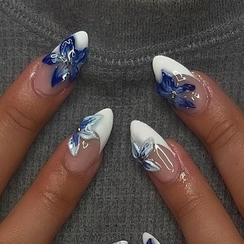 GEL X NAILZ | inspo @nailsxanalysse 💙 | Instagram Summer Theme Nails Designs, Cute Nails Beach, Navy Flower Nails, Blue Beachy Nails, Green Tropical Nails, Gel X Nail Designs Summer, Gel X Nails Summer, Summer Nail Inspo Blue, Flower Design On Nails