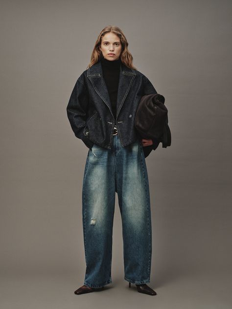 'Club L’Europe' - AW24 Portraying the European business woman on the go, our nineteenth collection ‘Club L’Europe’ is inspired by the allure of metropolitan European cities. As a cohesion of contrasts, this collection redefines the boundaries of style by seamlessly pairing the casual charm of the perfect jeans element with the refinement of more dressed and elegant pieces. Each piece, a testament to timeless craftsmanship. Lois Jeans, Perfect Jeans, Jeans Brands, Business Women, Instagram Profile, Ootd, Photo And Video, Instagram Photo, Instagram