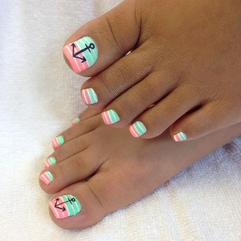 #pedicure summer Summer Toenails, Nail Designs Toenails, Beach Toe Nails, Bermuda Cruise, Beach Toes, Nautical Nails, Pedicure Designs Toenails, Diy Pedicure, Summer Nails Beach