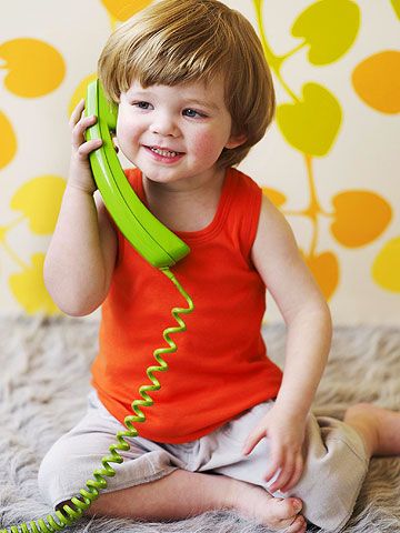 At age 2, most #toddlers know 20-200 words; by age 3, they know about 1,000! How to encourage proper language skills: http://www.parents.com/toddlers-preschoolers/development/language/toddler-talking/?socsrc=pmmpin100912PTTToddlerTalking Language Development Milestones, Language Milestones, Kat Diy, Reading Learning, Development Milestones, Speech Delay, Teaching Toddlers, Baby Talk, Kids Talking