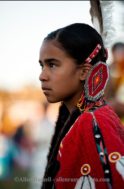 Native American Girl, Native Woman, Native American Children, Native American Regalia, Indian Reservation, Native American Pictures, Native American Quotes, Native American Artwork, Native American Photos