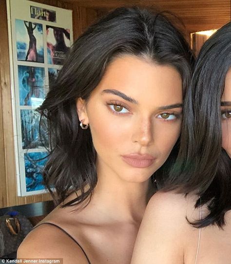 Cut it out: While both beauties wowed, it appeared that Kendall wasn't interested in shari... #kendalljenner Kardashian Makeup, Kylie Kristen Jenner, Ombré Hair, Kendall And Kylie Jenner, Fresh Face, Kendall And Kylie, Khloe Kardashian, Bad Hair, Brazilian Hair