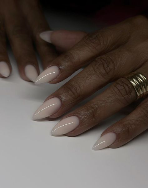 Nails Simple Elegant, Oyster Nails, Feminine Nails, Minimalist Manicure, Nail Poses, Natural Almond Nails, White Almond Nails, Pedicure Ideas, Natural Nail Designs