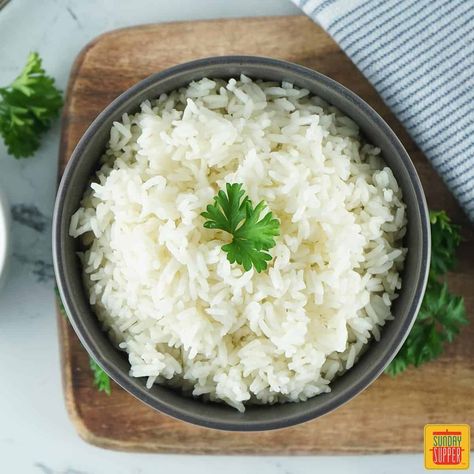 Perfect rice in 15 minutes! 🍚 Instant Pot White Rice is a flawless way to make easy rice in no time! This is not your average white rice recipe. It is so buttery and flavorful! #SundaySupper #portugueserice #easyrecipes #ricerecipes #rice #whiterice #rice #instantpotrecipes #instantpot #instapot Chinese White Rice Recipe, Chinese White Rice, White Rice Recipe, White Rice Recipes, Rice On The Stove, Garlic Rice, Baked Corn, Cooking White Rice, Long Grain Rice