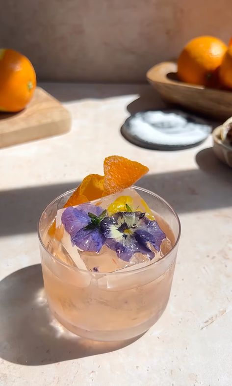 Alcohol Aesthetic Drinks, Aesthetic Drinks Alcohol, Mezcal Old Fashioned, Drinking Alcohol Aesthetic, Mezcal Tasting, Old Fashion Cocktail Recipe, Aesthetic Drinks, Drink Aesthetic, Drink Recipes Nonalcoholic