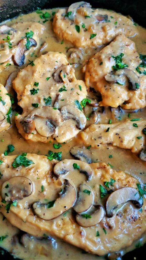 Creamy Sherry Chicken and Mushrooms - Bacon & Vodka Chicken And Sherry Cooking Wine, Chicken Sherry Mushroom, Cooking Sherry Recipes, Sherry Cooking Wine Recipes, Sherry Chicken Recipes, Recipes With Sherry Wine, Sherry Mushrooms, Sherry Chicken, Cooking Wine Recipes