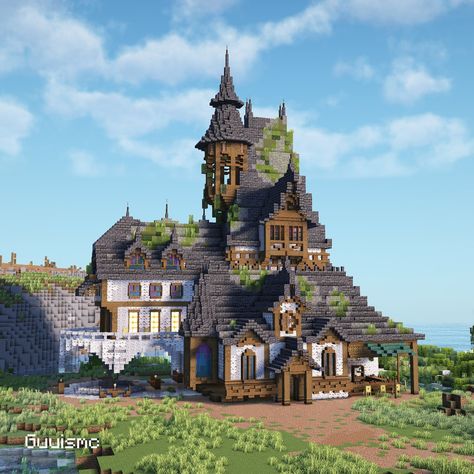 Minecraft Chapel Build, Minecraft Medieval Courthouse, Mind Craft House, Gothic Village Minecraft, Minecraft Houses Building Ideas, Big Base Minecraft, Medivel Building Minecraft, Medieval Mansion Minecraft, Bdubs Hermitcraft Builds