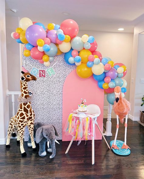 Party Animal Photo Backdrop, Party Animal Pinata, Party Animal Birthday Theme Backdrop, Party Animals Backdrop, Party Animal Balloon Arch, Party Animal 1st Birthday Theme, Party Animal Photo Shoot, Party Animal Pool Party, Animal Cracker First Birthday