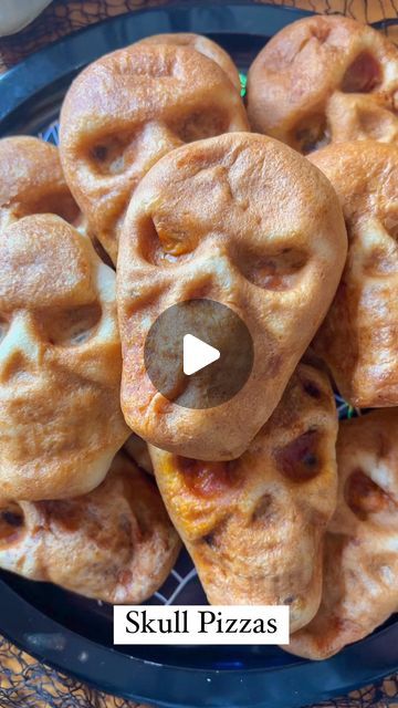 Alisha Larson on Instagram: "Pizza Night Halloween Style 💀These were SO EASY to make & something fun for the whole family! 🍕

Comment PIZZA for a direct link for the pan or linked in LTK! 🫶

Items Needed:

•Skull Baking Pan
•Pizza Crust or Crescent Dough Sheet (I used 2- 8oz Rolls of Pillsbury to make a double batch)
•Pizza Sauce 
•Mozzarella Cheese 
•Favorite Toppings: pepperoni, sausage, bacon, olives, mushrooms

How to Make:

1. Pre heat oven to 425° or according to dough instructions.

2. Grease Skull Pan with non stick spray.

3. Roll out dough completely stretching a little bit if needed. Cut into 6 equal squares (doesn’t have to be perfect)

4. Lay each piece of dough into the skull pan and start filling with sauce, cheese, toppings, little extra sauce & added cheese on top.

(Do Skull Pan Pizza, Skull Pizza Heads Recipe, Skull Pizza Pockets, Pumpkin Pizza Halloween, Halloween Pizza Skulls, Pan Pizza Crust, Pizza Skulls, Skull Pizza, Pumpkin Pizza