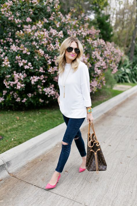 Hot Pink Shoes Outfit, Pink Pumps Outfit, Pump Outfits, Katey Mcfarlan, Pink Shoes Outfit, Hot Pink Shoes, Pumps Outfit, Brand Bracelet, Hot Pink Heels