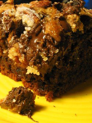 Chocolate Chip Date Nut Cake, Chocolate Date Cake, Date Nut Cake, Date Cakes, Cake Mom, Dried Prunes, Gooey Cake, Nut Cake, Date Cake