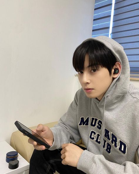 차은우 (@eunwo.o_c) posted on Instagram • Oct 30, 2020 at 8:12am UTC Princess Beauty, Lee Dong Min, Eunwoo Astro, Cha Eun Woo Astro, Eun Woo Astro, Astro Kpop, Lee Soo, Choi Minho, Kdrama Actors