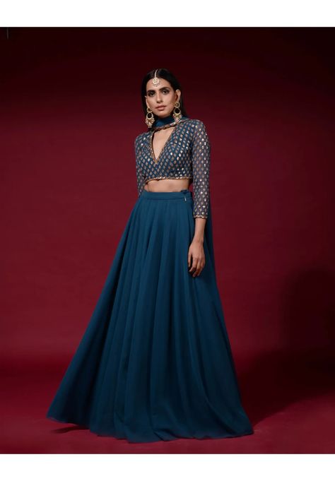 10 Mid-Range Designer Brands For Stylish And Traditional Bridal Wear Teal Green Lehenga, Lehenga Pants, Blouse Lehenga, Simple Lehenga, Scallop Border, Indian Outfits Lehenga, Lehenga Designs Simple, Lehnga Dress, Georgette Dupatta